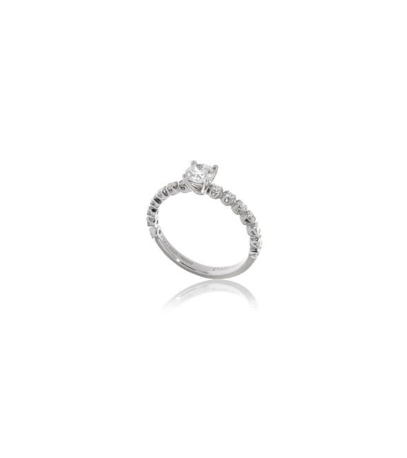 Brillant Cut Diamond Engangment Ring 