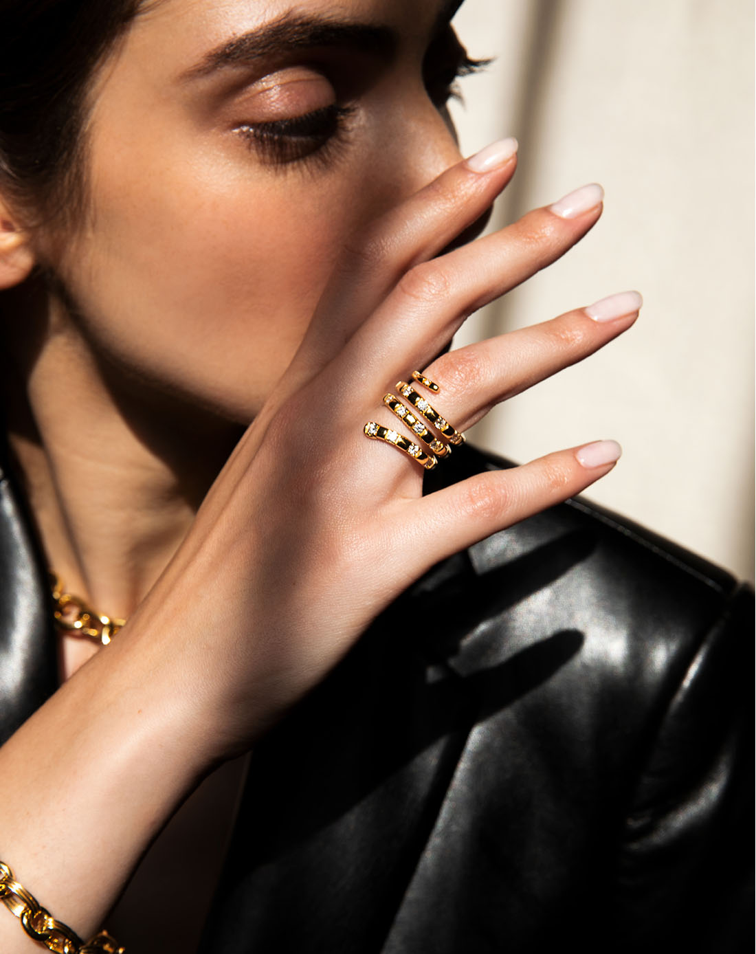 Yellow Gold Ring 18k with White Diamonds
