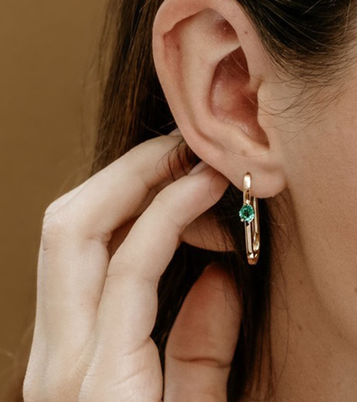 Gold Earrings with Emerald 03749 by Mentis Collection