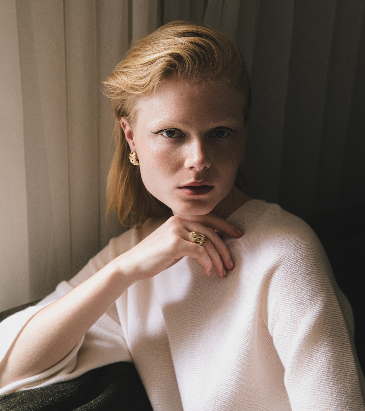 18K Yellow Gold Ring with Diamonds by Mentis