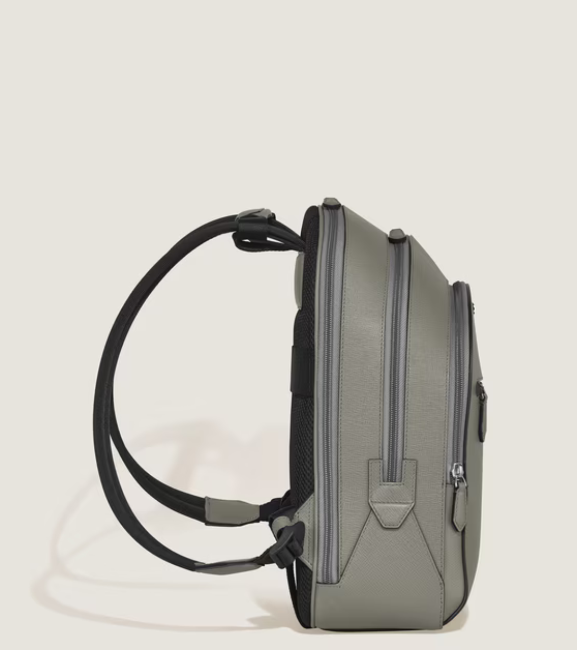 Medium Backpack with 3 Compartments in Sartorial Leather