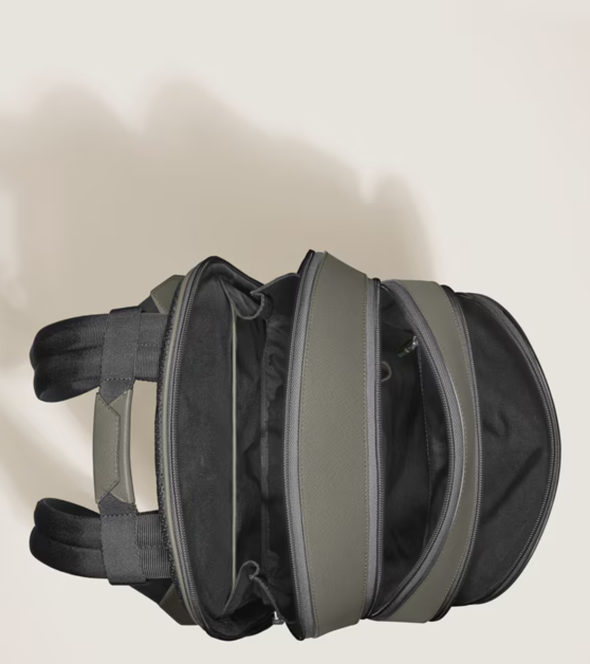 Medium Backpack with 3 Compartments in Sartorial Leather