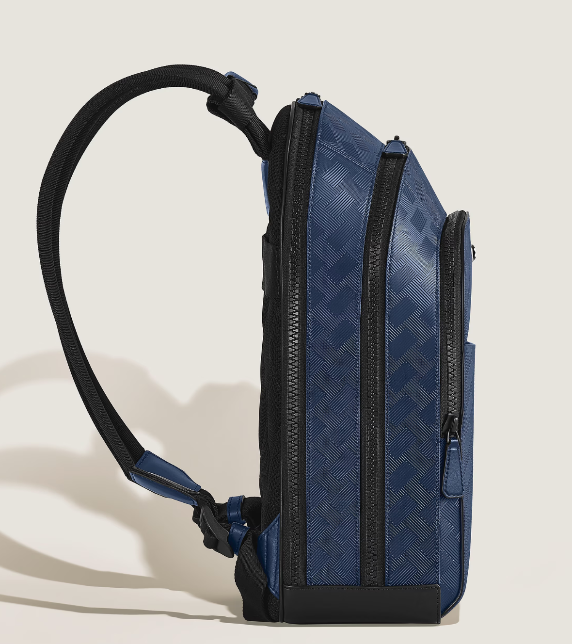 Large Backpack with 3 Compartments in Extreme Leather