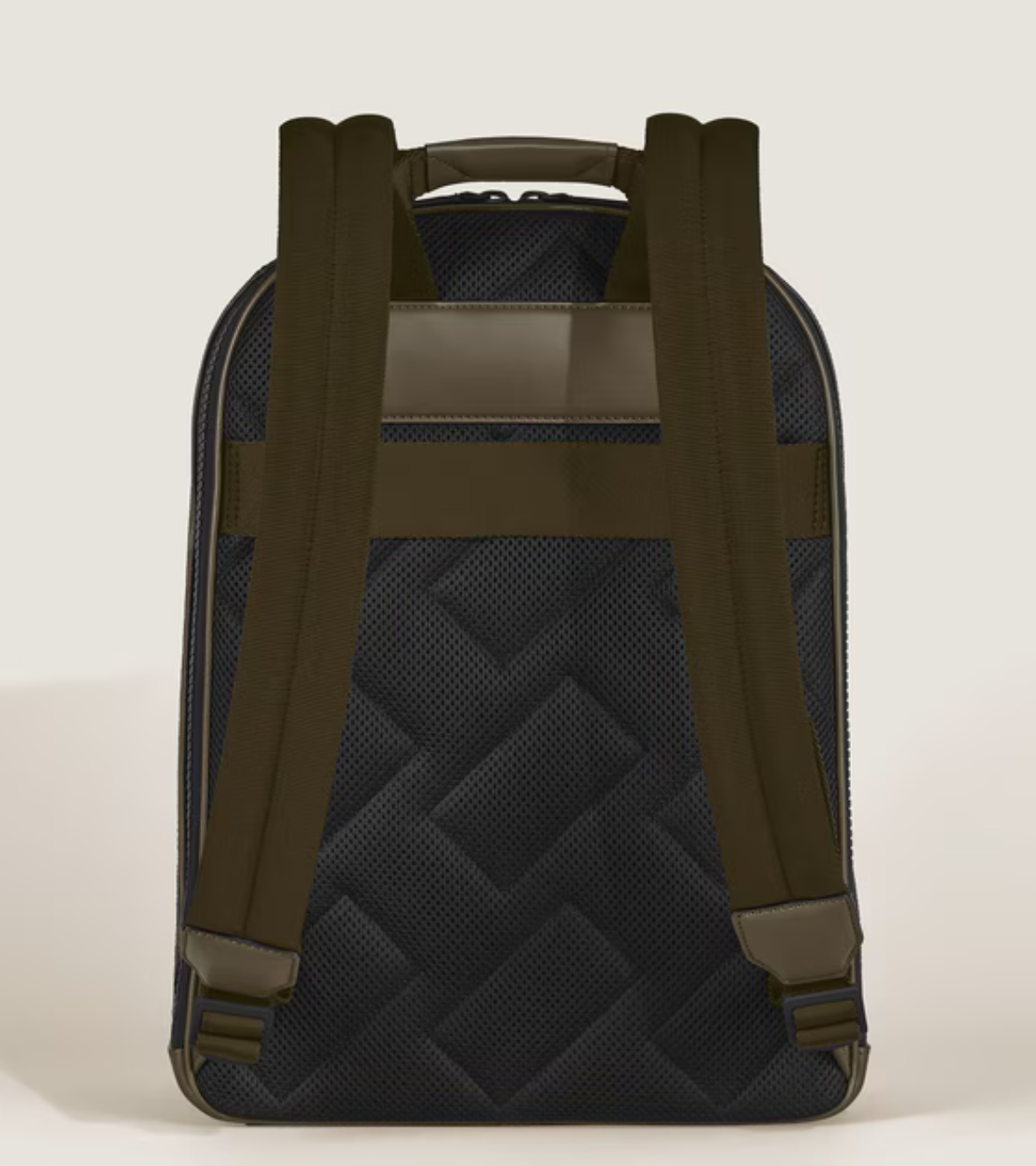 Medium Backpack with 3 Compartments in Extreme Leather