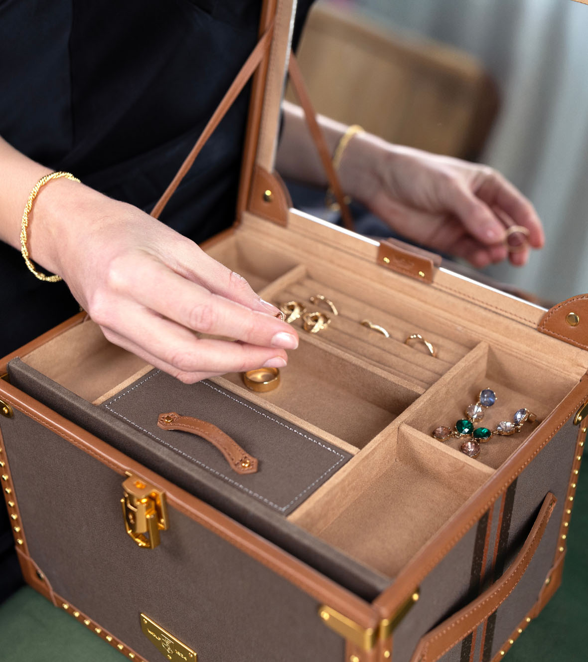 Ida Trunk Jewellery Box Wolf 1834